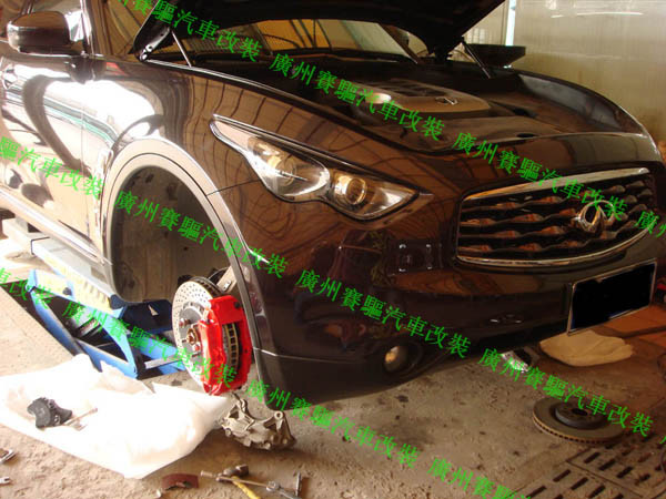 英菲尼迪FX50改BREMBO六活塞剎車 英菲尼迪FX50改BREMBO六活塞剎車