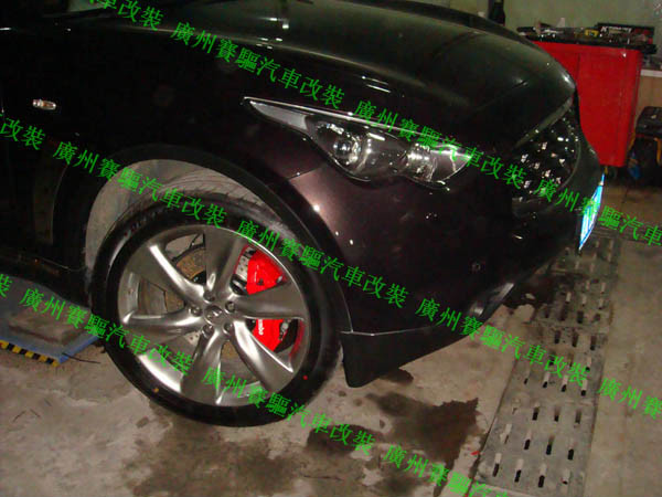 英菲尼迪FX50改BREMBO六活塞剎車 英菲尼迪FX50改BREMBO六活塞剎車