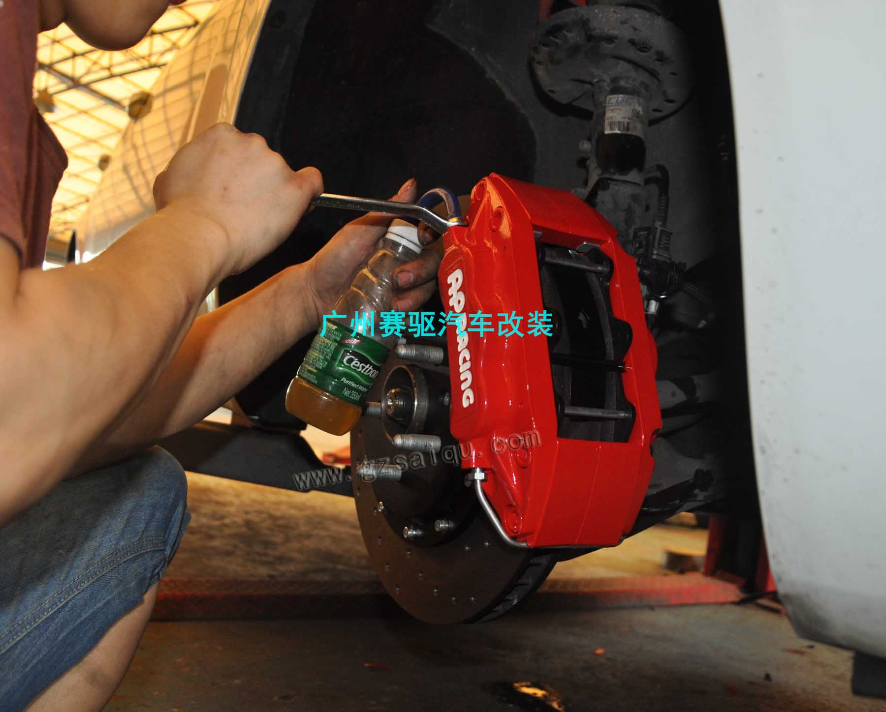 君威改裝英國原裝AP剎車 君威改裝英國原裝AP剎車