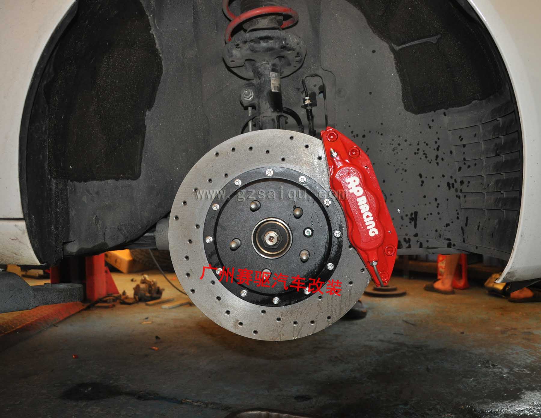 別克君威改裝AP六活塞剎車套件 別克君威改裝AP六活塞剎車套件