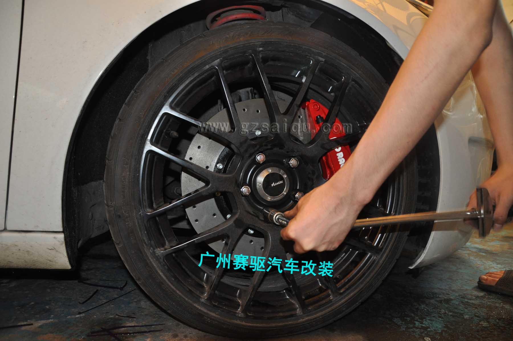 君威改裝AP六活塞剎車分泵 君威改裝AP六活塞剎車分泵