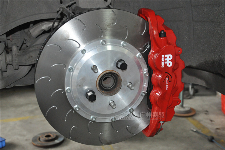 英國AP8520剎車裝上英菲尼迪車 英國AP8520剎車裝上英菲尼迪車