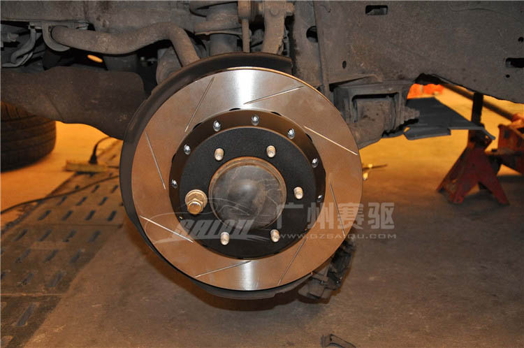 小改豐田霸道前輪剎車系統 搭配AP5040剎車競技版卡鉗 小改豐田霸道前輪剎車系統 搭配AP5040剎車競技版卡鉗