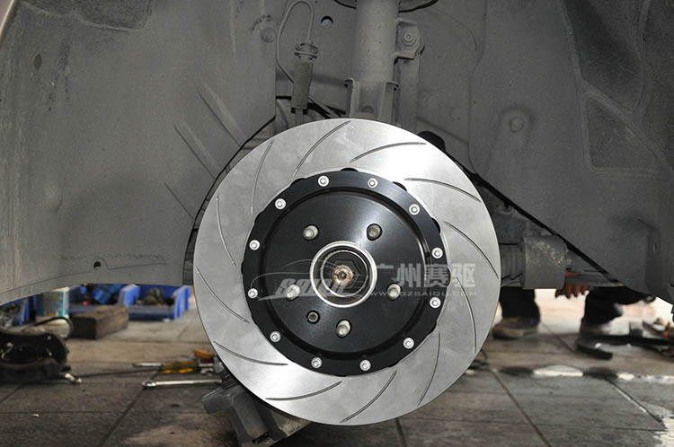 別克君威剎車(chē)升級(jí)改裝AP9040剎車(chē)卡鉗 別克君威剎車(chē)升級(jí)改裝AP9040剎車(chē)卡鉗