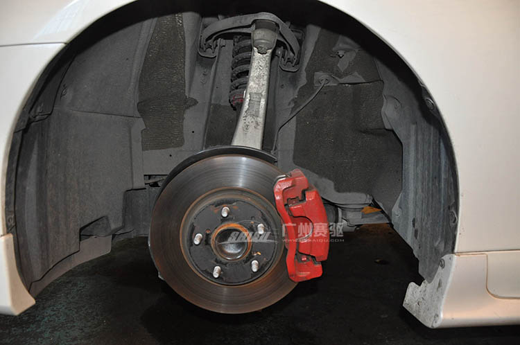 為改裝而生！銳志剎車升級英國AP剎車前六后四