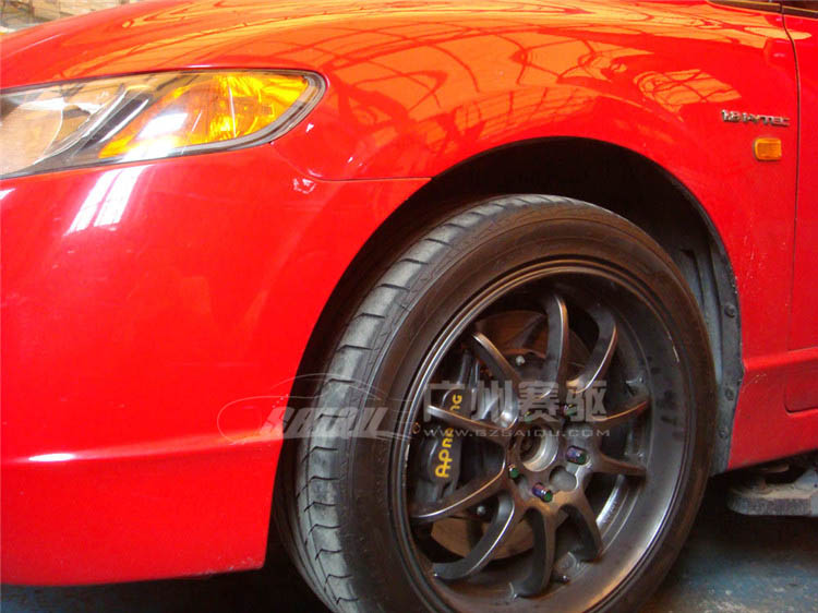 本田思域安裝AP5200剎車黑色剎車卡鉗 剎車距離立即縮短 本田思域安裝AP5200剎車黑色剎車卡鉗 剎車距離立即縮短