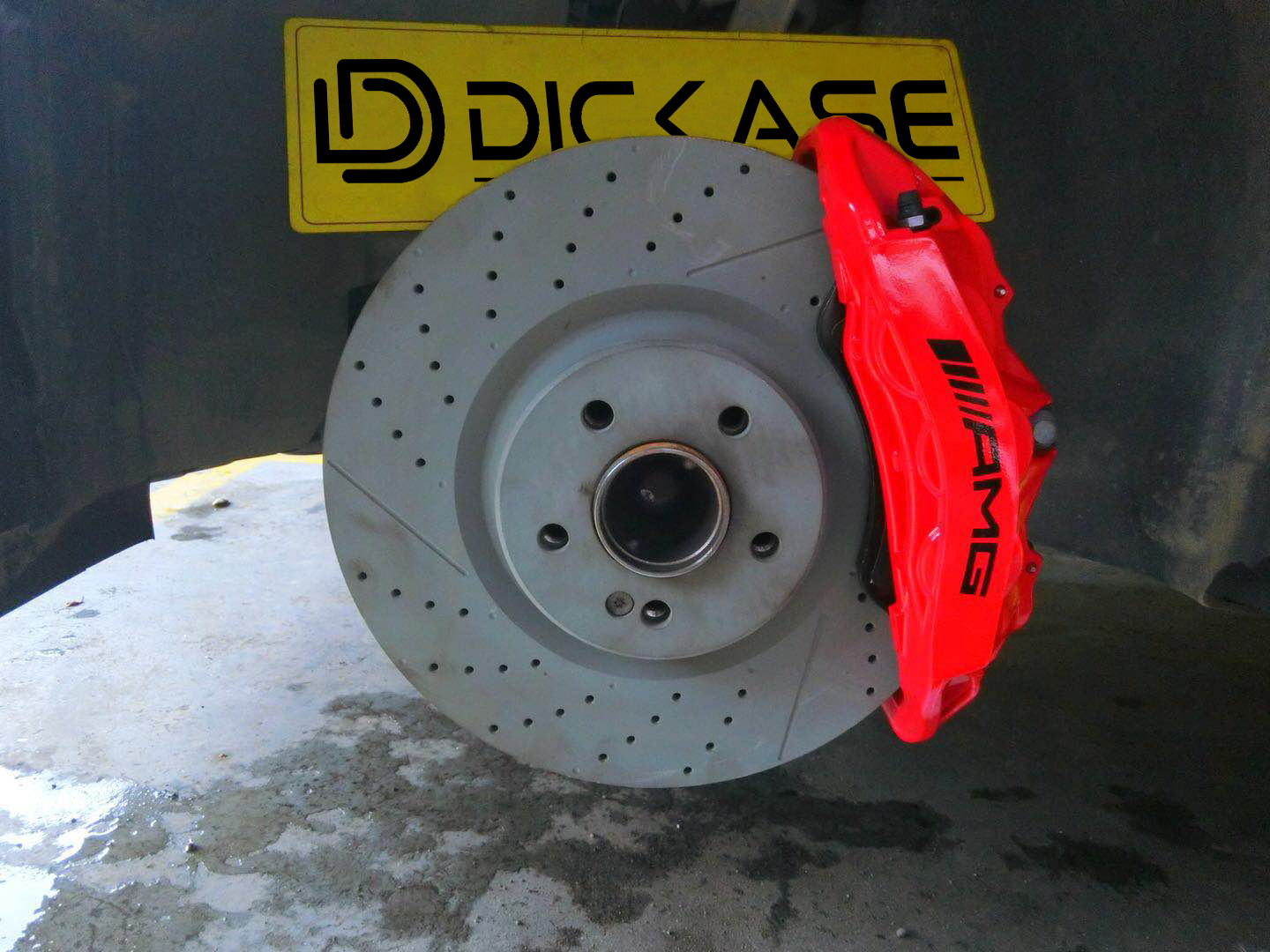 奔馳E300改裝AMG六活塞剎車(chē)