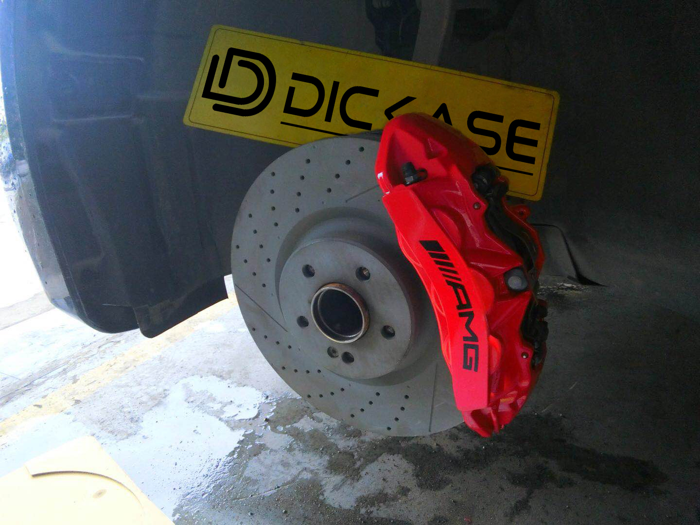 奔馳E300改裝AMG六活塞剎車(chē)