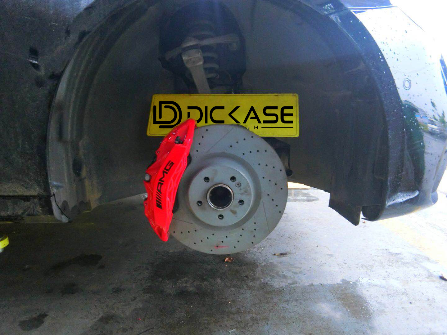 奔馳E300改裝AMG六活塞剎車(chē)