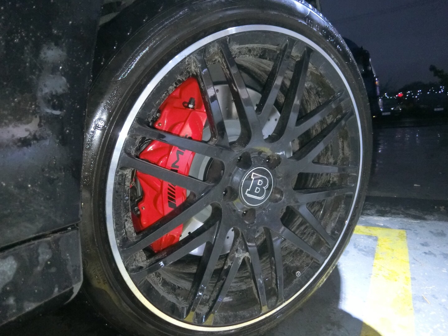 奔馳E300改裝AMG六活塞剎車(chē)