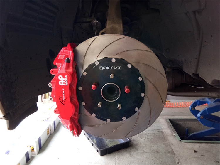 英菲尼迪Q50前輪改裝AP9561剎車 英菲尼迪Q50前輪改裝AP9561剎車
