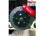 W204改裝F40小四活塞剎車  奔馳改裝BREMBO剎車競技版    W204提升F40卡鉗